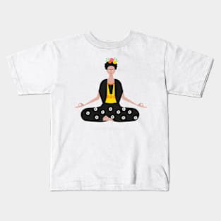 Frida Yoga turquoise Kids T-Shirt